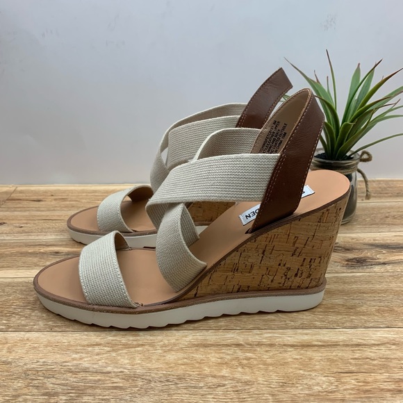 Steve Madden Shoes - Steve Madden Fetching Strappy Wedge Sandal sz 8